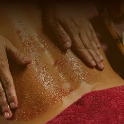 Olejová masáž s peelingom